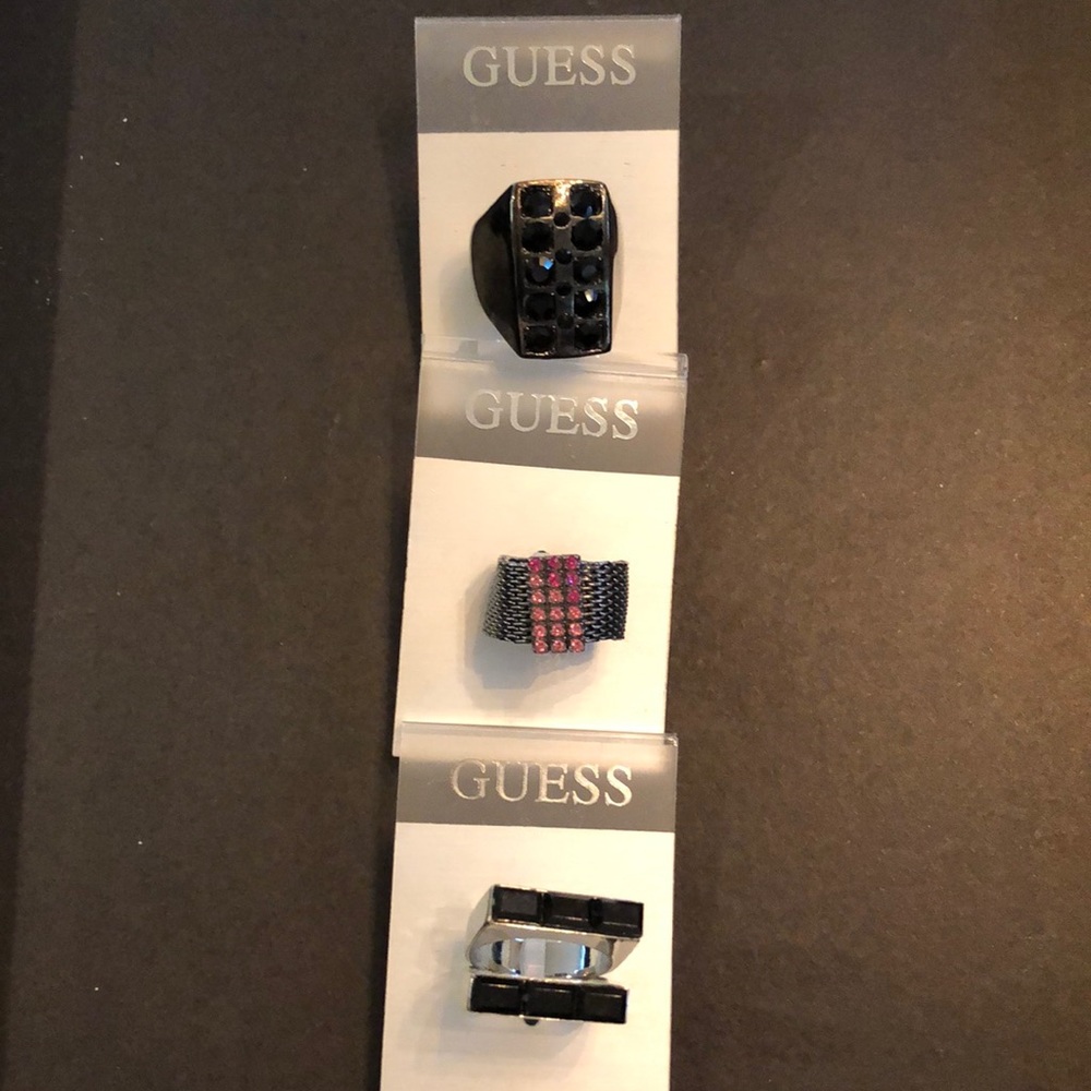 🎀 Set of 3- New Guess Rings- Size 7 🎀